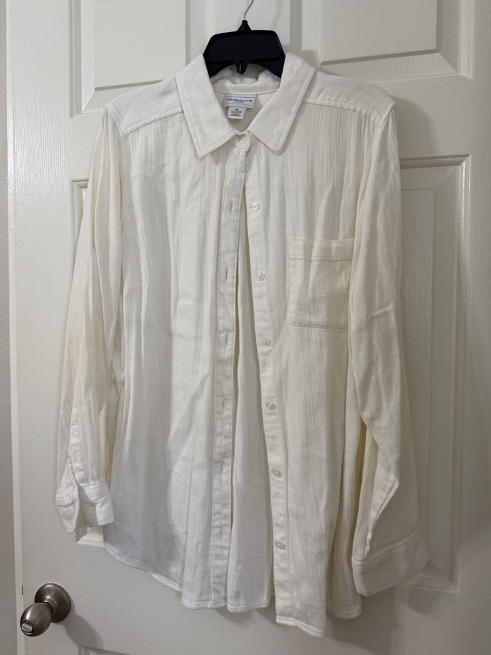 Liz Claiborne Long Sleeve White Woven Button Up Top
